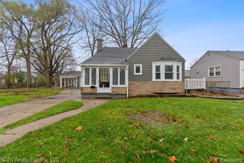 20628 Alger St, Saint Clair Shores, MI, 48080-3711 | Card Image