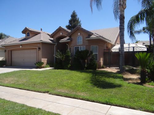5550 N Cresta Ave, Fresno, CA, 93723-7655 | Card Image