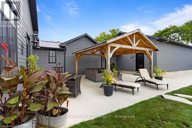 408082 Grey Road 4, House other with 3 bedrooms, 3 bathrooms and 13 parking in Maxwell ON | Image 5
