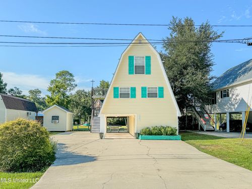 6085 Apache Dr, Kiln, MS, 39556-8101 | Card Image