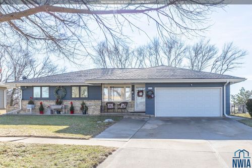 4212 Natalia Way, Sioux City, IA, 51106-4035 | Card Image