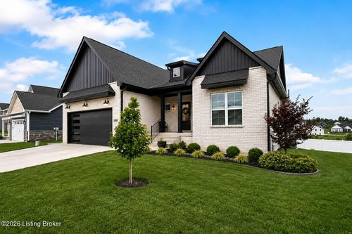 305 Ashwood Ave, Elizabethtown, KY, 42701-4907 | Card Image