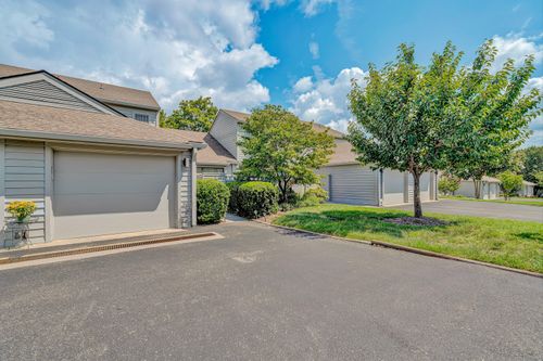 2406 Post Oak Rd, Salem, VA, 24153-7487 | Card Image