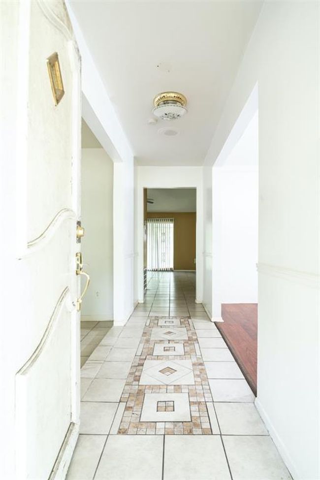 Entry | Image 6