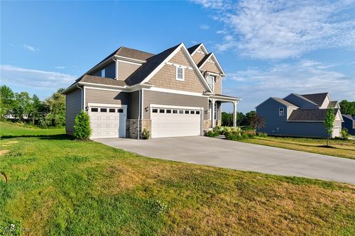 3815 Jacobs Ln, Uniontown, OH, 44685-7732 | Card Image