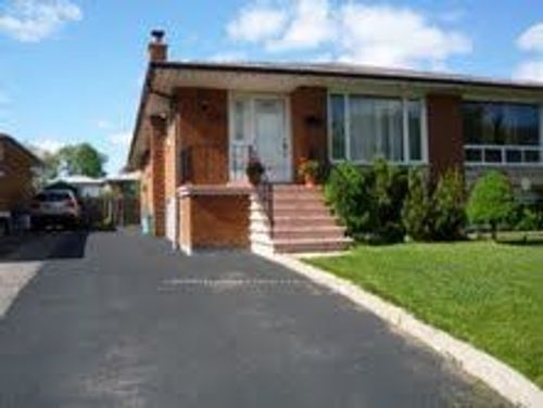 1145 Shadeland Dr, Mississauga, ON, L5C1P2 | Card Image