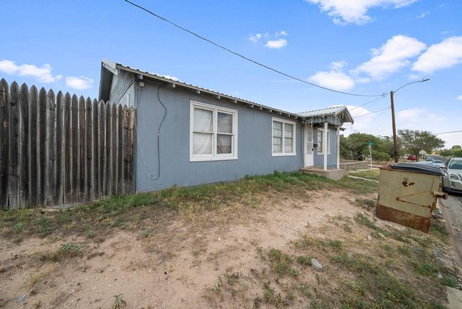 1710 Austin St, House other with 2 bedrooms, 1 bathrooms and null parking in Big Spring TX | Image 16