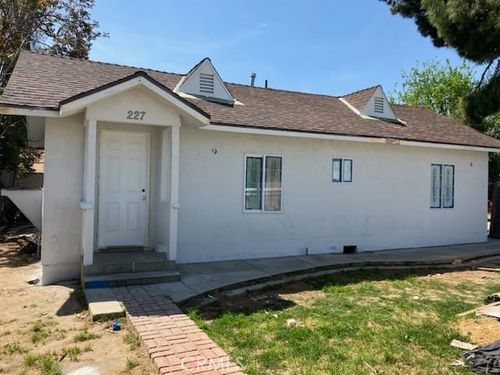 227 E Belle Ter, Bakersfield, CA, 93307-3715 | Card Image