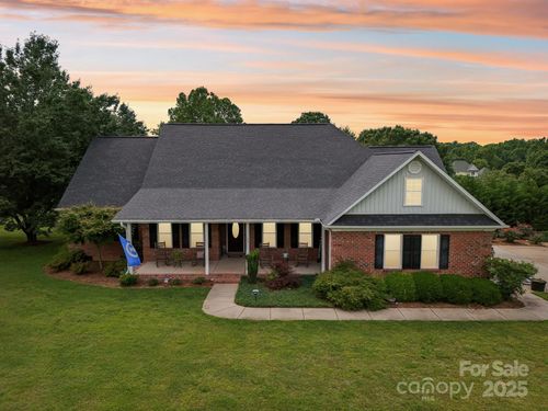 105 Gold Run Ct, Kings Mountain, NC, 28086-7757 | Card Image