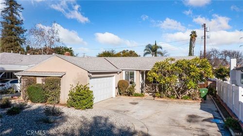 18829 Martha St, Tarzana, CA, 91356-1332 | Card Image