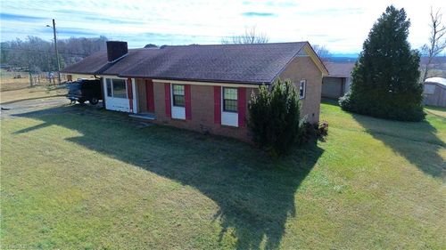 8621 Austin Traphill Rd, Traphill, NC, 28685-9103 | Card Image