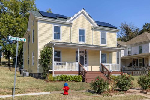 477 Chestnut Ave, WAYNESBORO, VA, 22980-4741 | Card Image