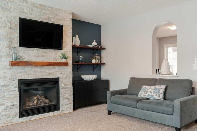 145 Douglas Glen Manor Se, Home with 3 bedrooms, 3 bathrooms and 4 parking in Calgary AB | Image 14
