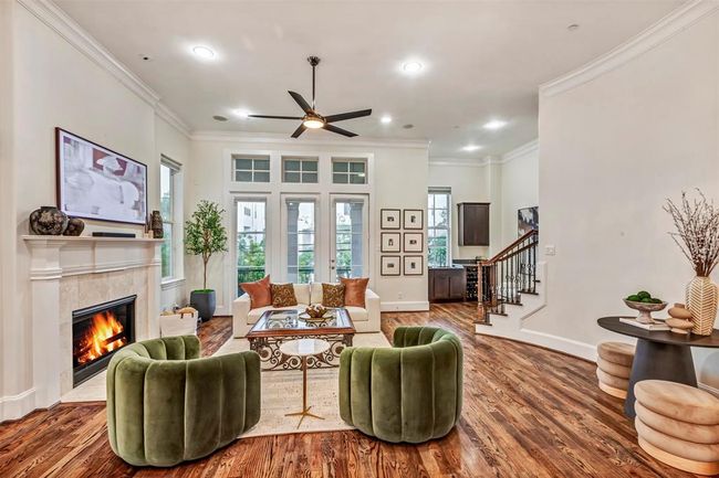 1818 Dart St, House other with 3 bedrooms, 5 bathrooms and 2 parking in Houston TX | Image 11