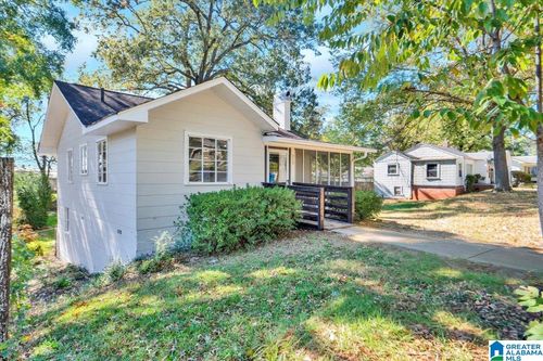 915 8th Ave, MIDFIELD, AL, 35228-2803 | Card Image