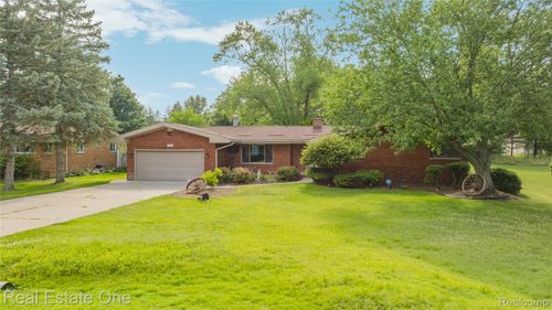 2810 Walbridge Rd, Rochester Hills, MI, 48307-4457 | Card Image