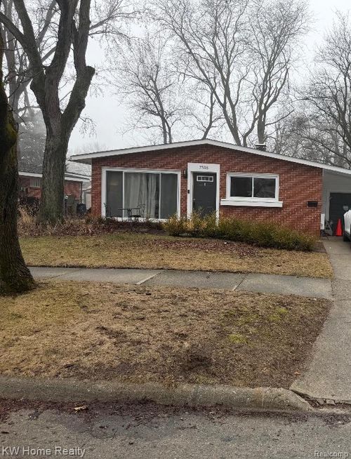 7505 Affeldt St, Westland, MI, 48185-2624 | Card Image