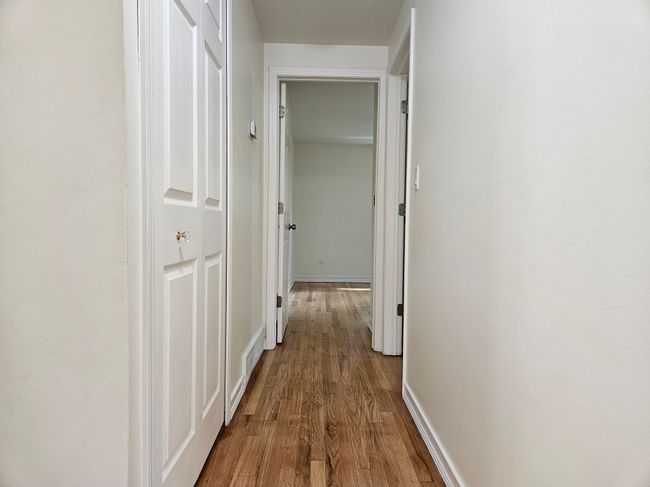 Upstairs Hallway | Image 11