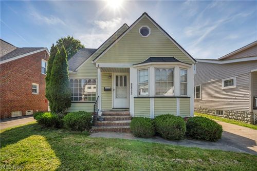 4932 E 110th St, Garfield Heights, OH, 44125-2233 | Card Image