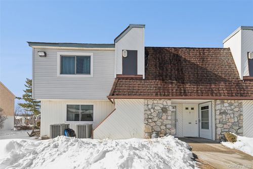 141-141 Pointe Cir N, Coram, NY, 11727-1537 | Card Image