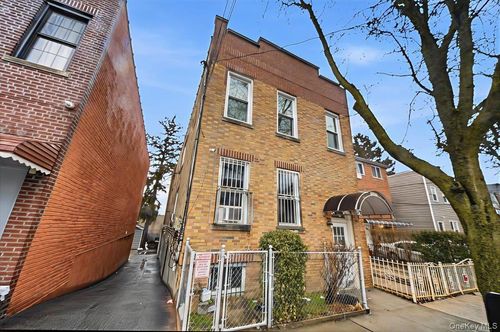 943 E 232nd St, Bronx, NY, 10466-4652 | Card Image