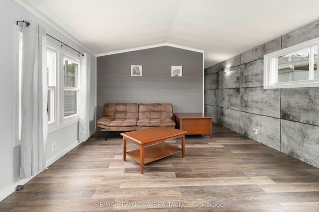 243 - 99 Fourth Concession Rd, Condo with 2 bedrooms, 1 bathrooms and 2 parking in Brant ON | Image 11