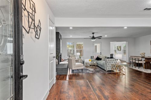 6126 Knotty Post Ln, Spring, TX, 77373-7046 | Card Image