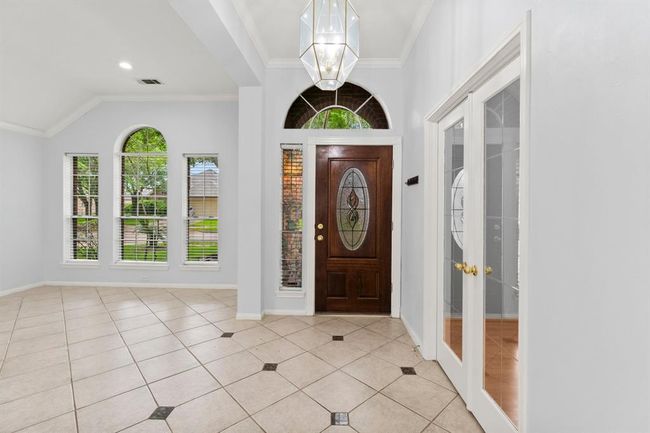 1030 Evandale Ln, House other with 4 bedrooms, 2 bathrooms and 2 parking in Sugar Land TX | Image 5