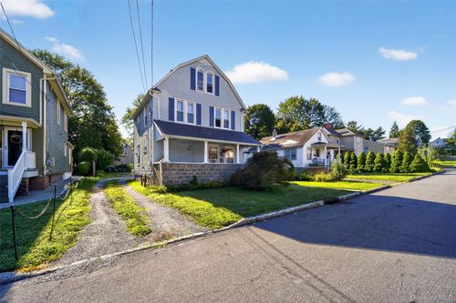 13 Firth St, Cornwall, NY, 12518-1221 | Card Image