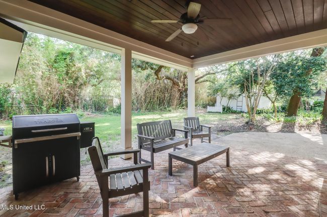 Back patio | Image 30