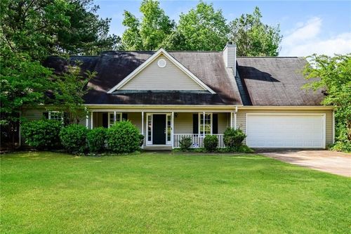 85 Chestnut Dr, Covington, GA, 30016-5582 | Card Image