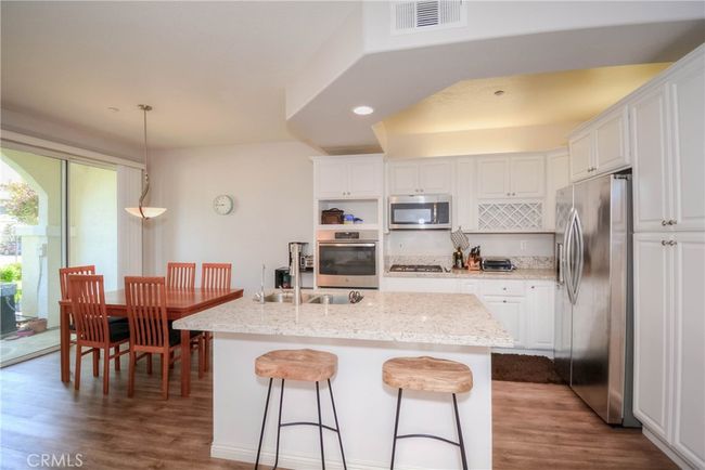 803 Maplewood, Condo with 2 bedrooms, 3 bathrooms and 2 parking in Irvine CA | Image 16