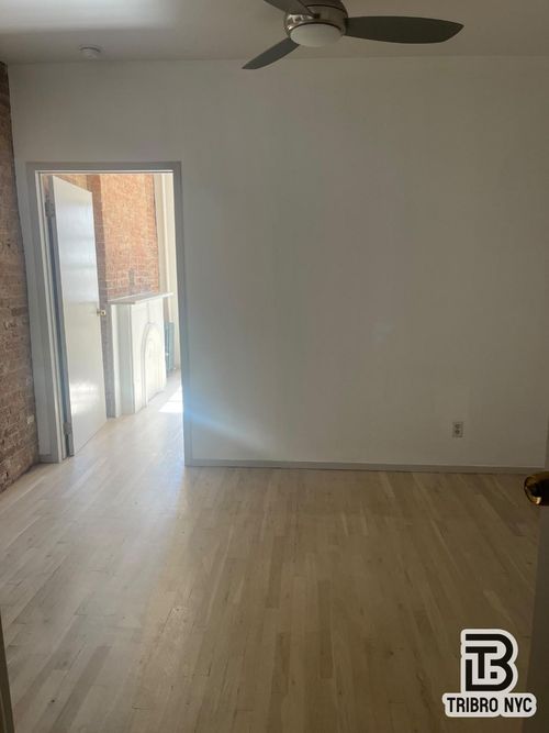 3pe-406 W 48th Street, New York City, NY, 10036 | Card Image