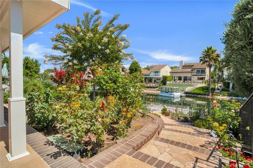 2382 Leeward Cir, Westlake Village, CA, 91361-3429 | Card Image