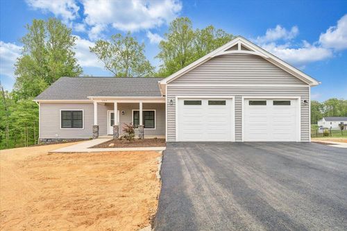 284 Windsor Castle Dr, Moneta, VA, 24121-2404 | Card Image