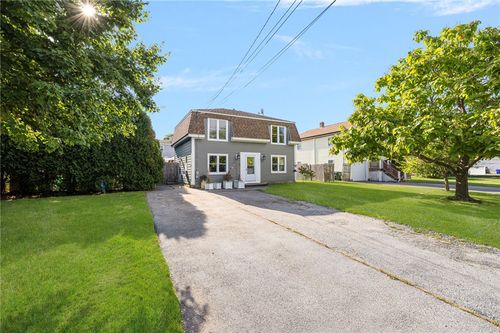7 Belvedere Dr, Bristol, RI, 02809-4901 | Card Image