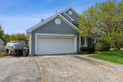 233 Mondovi Drive, House other with 5 bedrooms, 3 bathrooms and 5 parking in Oswego IL | Image 3