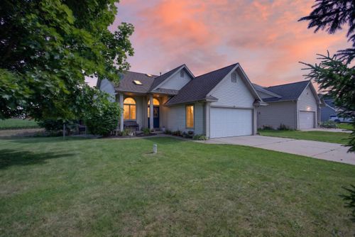 290 Somerset Dr, Cement City, MI, 49233-9647 | Card Image