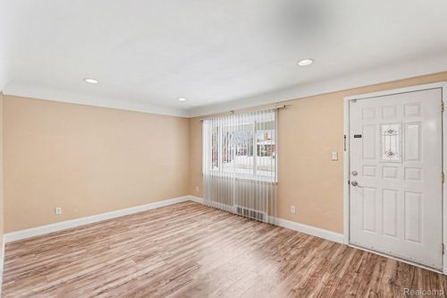 34052 Viceroy Dr, Sterling Heights, MI, 48310-5873 | Card Image