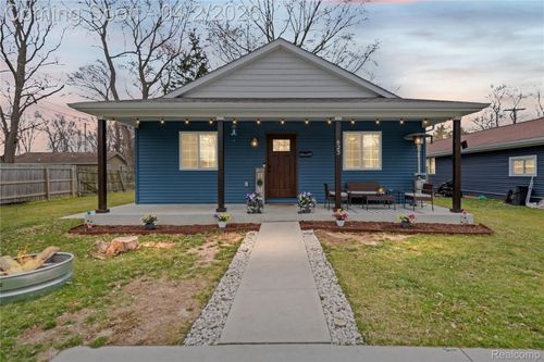 623 Columbia St, Algonac, MI, 48001-1505 | Card Image