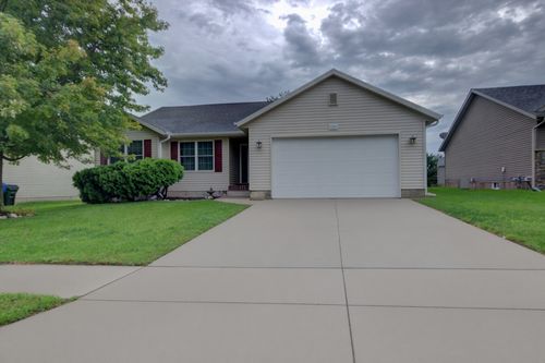 2215 W 59th St, Davenport, IA, 52806-1785 | Card Image