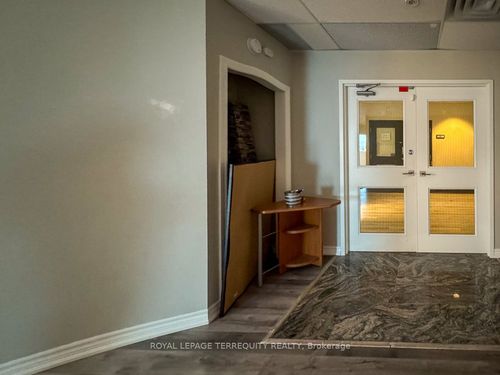 201-5402 Main St, Stouffville, ON, L4A1H3 | Card Image