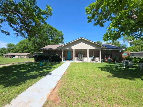 900 S 8th Ave, Teague, TX, 75860-2240 | Card Image