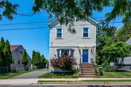 220 Arthur St, Linden, NJ, 07036-3504 | Card Image