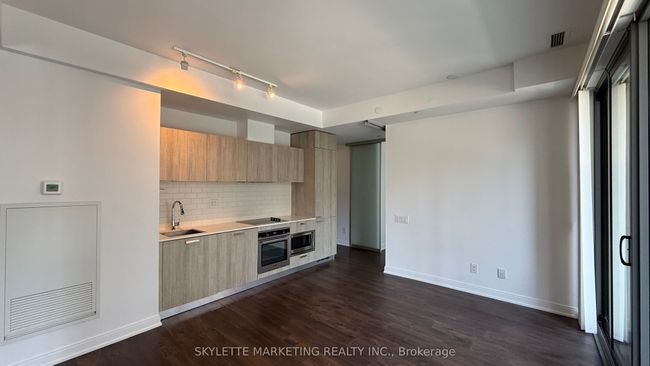 612 - 50 Charles St E, Condo with 2 bedrooms, 1 bathrooms and null parking in Toronto ON | Image 9
