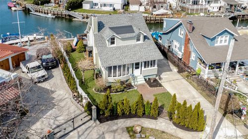 62 W 1st St, Freeport, NY, 11520-5725 | Card Image