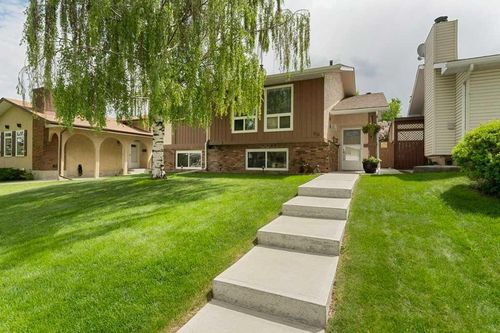 96 Templehill Dr Ne, Calgary, AB, T1Y4C3 | Card Image