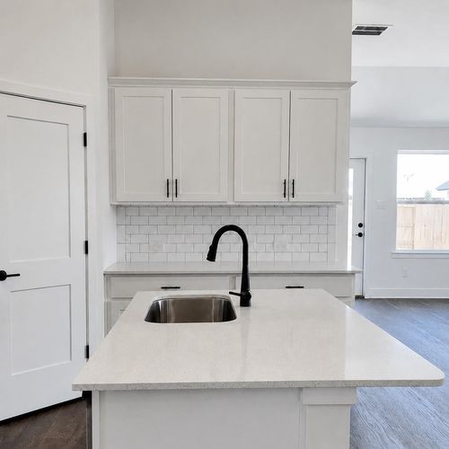2241 W Post Oak Cir, Dayton, TX, 77535-9704 | Card Image