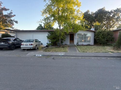 613 Ashbury Ave, Santa Rosa, CA, 95404-5212 | Card Image