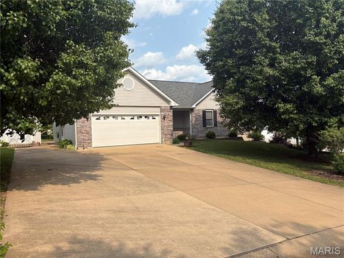 394 Bridgewater Heights Dr, Villa Ridge, MO, 63089-2052 | Card Image